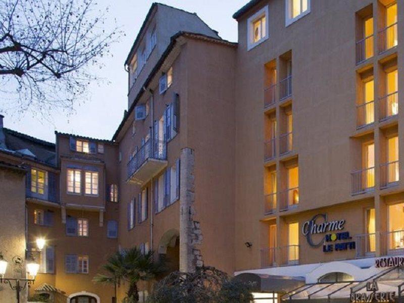 Hotel Restaurant Du Patti Grasse Bagian luar foto