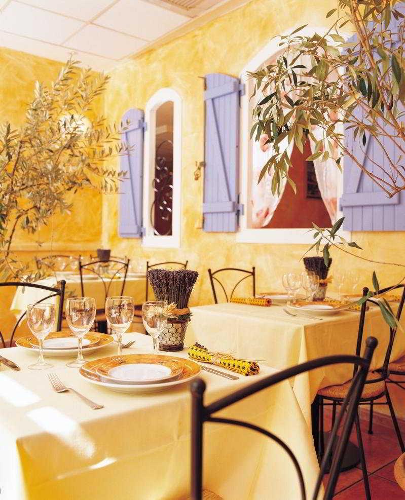 Hotel Restaurant Du Patti Grasse Restoran foto