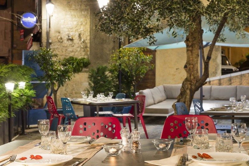 Hotel Restaurant Du Patti Grasse Bagian luar foto