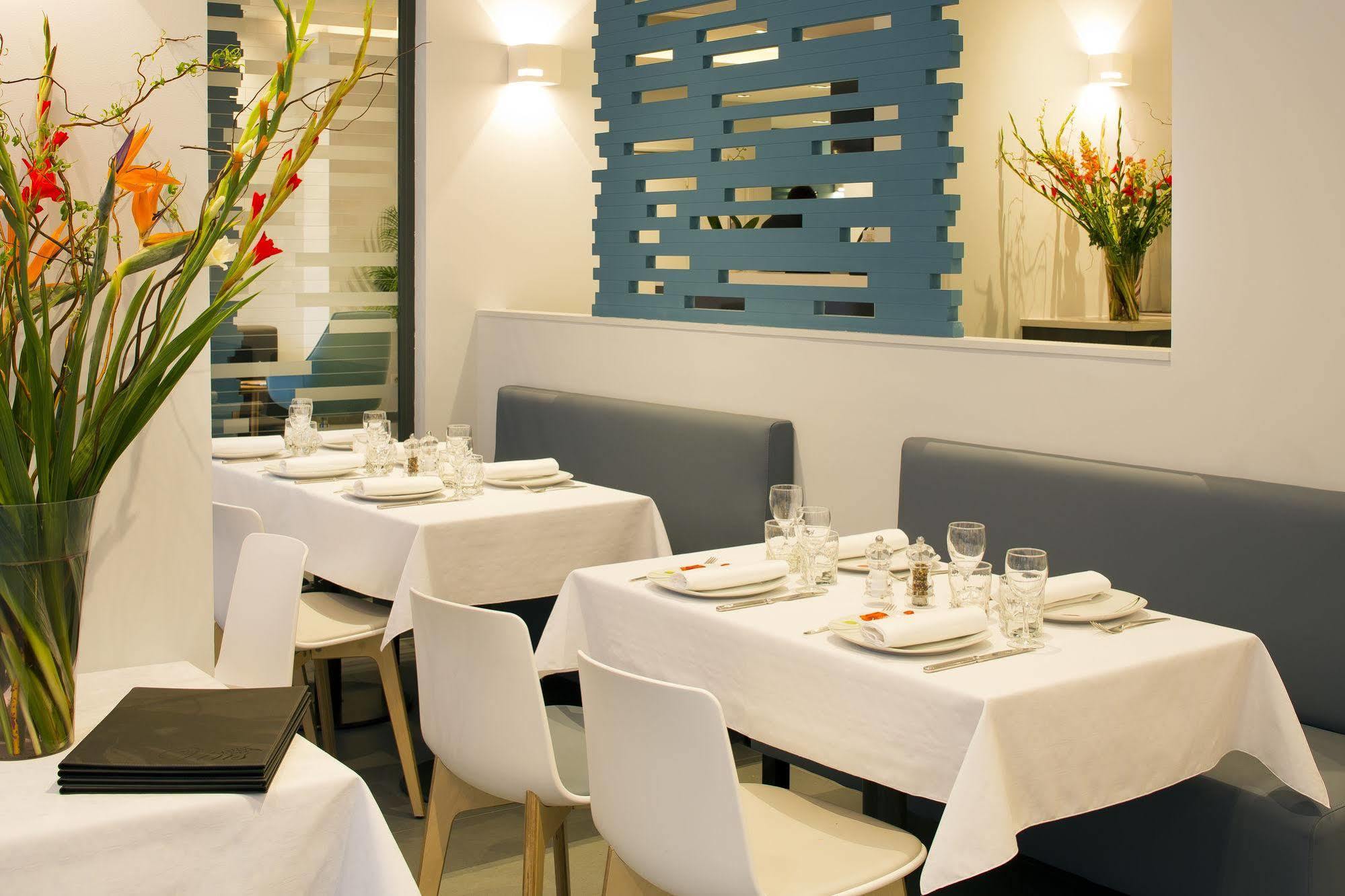 Hotel Restaurant Du Patti Grasse Bagian luar foto